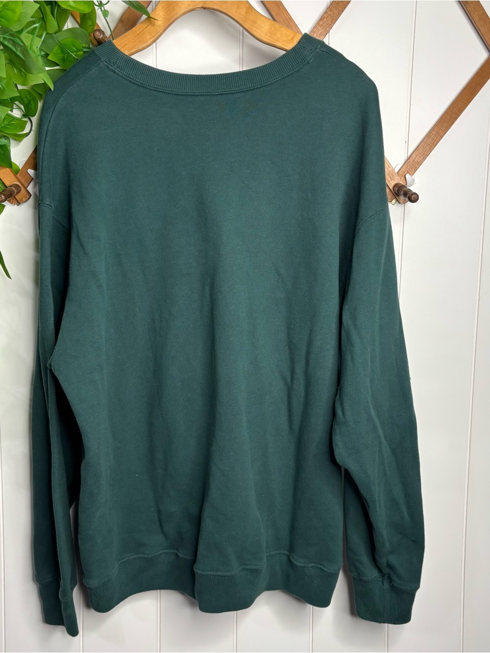 Hollister Crewneck Sweater in Dark Green size Medium